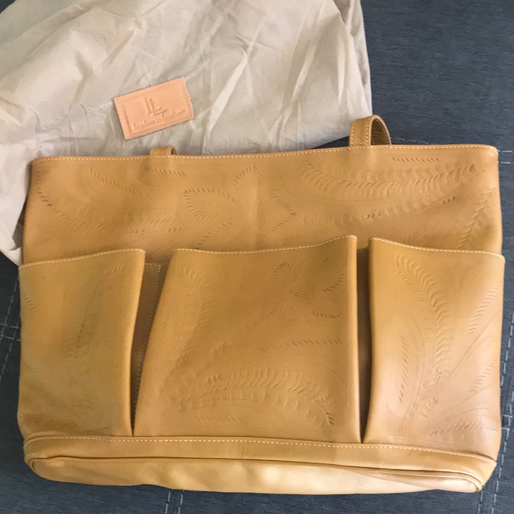 NWOT leaders in leather shoulder tote bag yellow